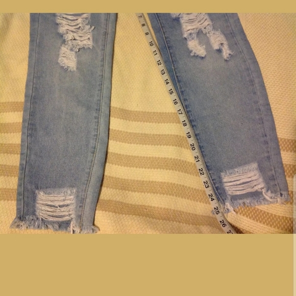 Fashionnova jeans - Picture 3 of 7